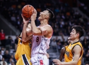  赵继伟复出首秀出彩，国际米兰主场大胜新疆男篮，豪取5连胜